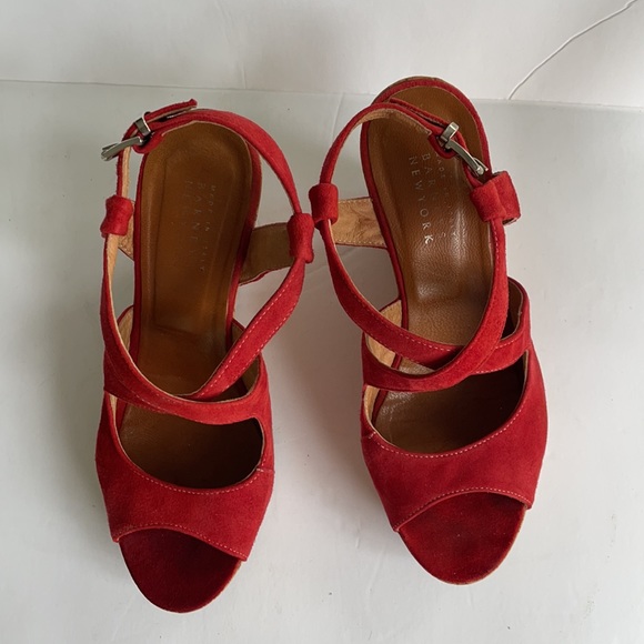 pair of red suede and cork sandals -Barney’s -made in Italy - Picture 3 of 12